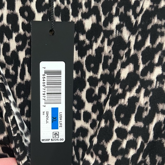 Donna Karan New York Long Sleeve Bodysuit Animal Print Womens Size XL V Neck NWT - Picture 4 of 6